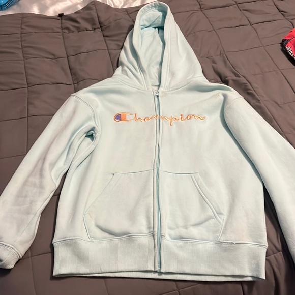 Soo soft and cute perfect to put over a black crop top and such - Picture 1 of 1